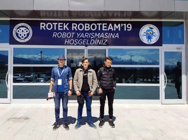 Öğrencilerimiz Erzincan Üniversitesi "Ulusal Rotek Roboteam 2019" Yarışması İçin Erzincan´dalar