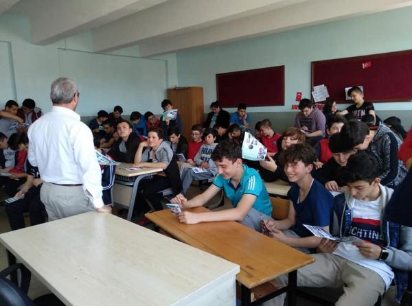 Atatürk Ortaokulunda 8. Sınıflara Tanıtım Çalışmasındayız